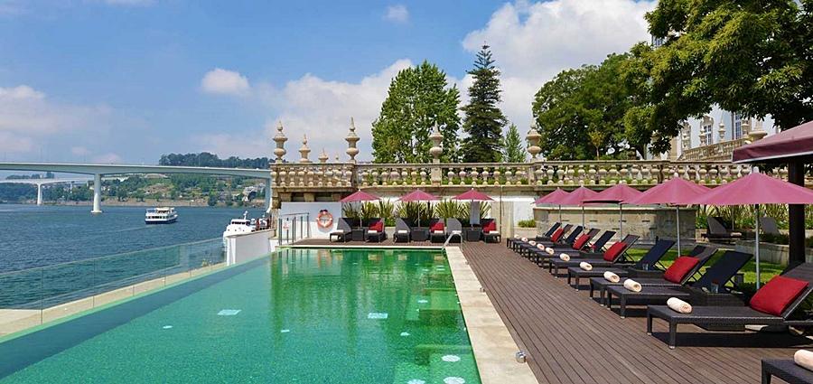 Pestana Palacio Do Freixo, Pousada & National Monument - The Leading Hotels Of The World Porto Exteriér fotografie The pool at the Bosphorus Hotel