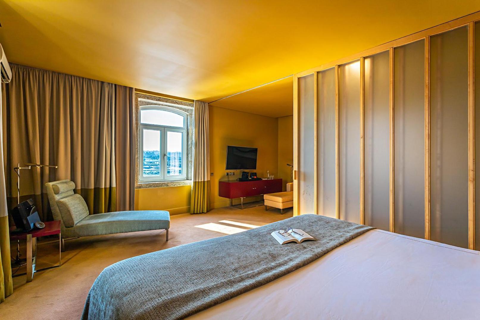 Pestana Palacio Do Freixo, Pousada & National Monument - The Leading Hotels Of The World Porto Exteriér fotografie A room at the hotel