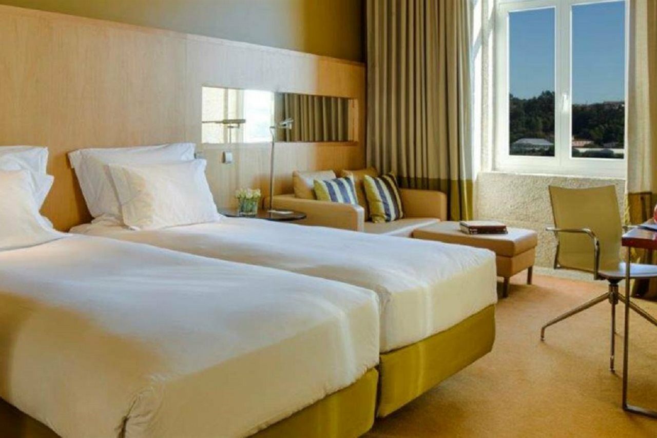 Pestana Palacio Do Freixo, Pousada & National Monument - The Leading Hotels Of The World Porto Exteriér fotografie A room at the hotel